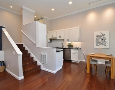 2067 Ascot Dr. - Photo Thumbnail 3