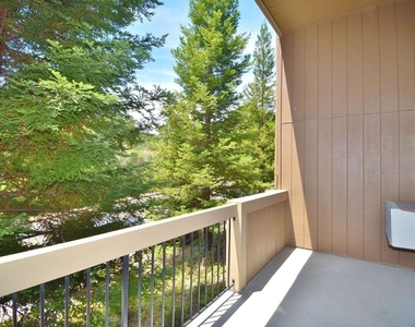 2067 Ascot Dr. - Photo Thumbnail 15