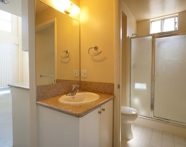 922 W 23rd Street - Photo Thumbnail 4