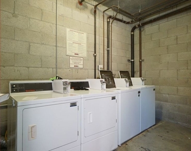 922 W 23rd Street - Photo Thumbnail 16