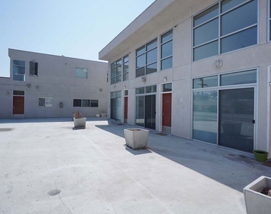 922 W 23rd Street - Photo Thumbnail 13