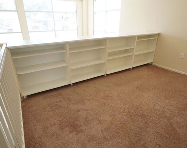 922 W 23rd Street - Photo Thumbnail 8