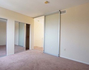 922 W 23rd Street - Photo Thumbnail 11