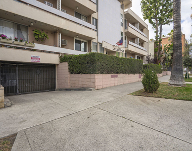 425 S Kenmore Avenue - Photo Thumbnail 2