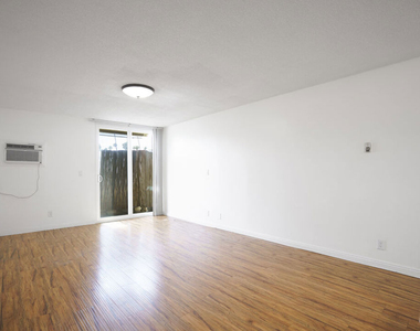 425 S Kenmore Avenue - Photo Thumbnail 5