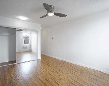 425 S Kenmore Avenue - Photo Thumbnail 16