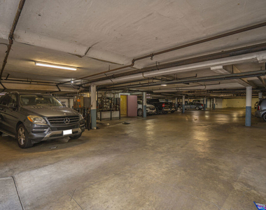 425 S Kenmore Avenue - Photo Thumbnail 24