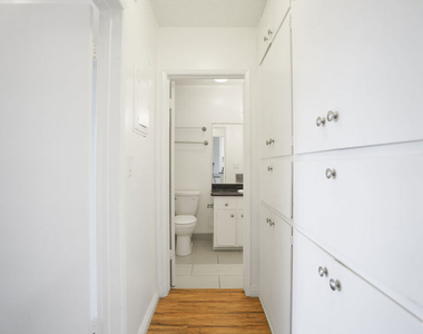 425 S Kenmore Avenue - Photo Thumbnail 18