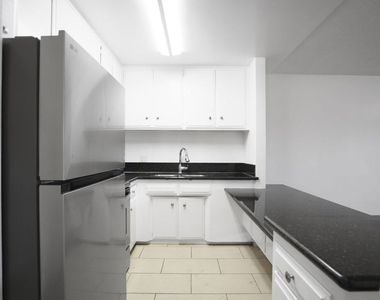 425 S Kenmore Avenue - Photo Thumbnail 9