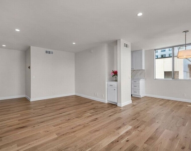 10751 Wilshire Boulevard - Photo Thumbnail 6