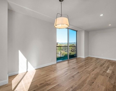 10751 Wilshire Boulevard - Photo Thumbnail 4