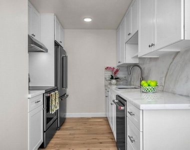 10751 Wilshire Boulevard - Photo Thumbnail 7