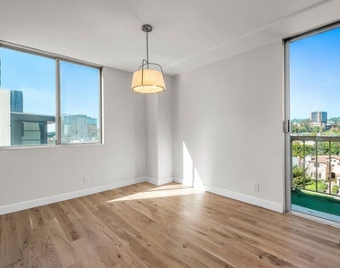 10751 Wilshire Boulevard - Photo Thumbnail 2