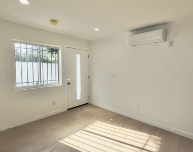 1732 Crenshaw Boulevard - Photo Thumbnail 2