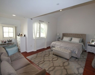 1120 21st Street - Photo Thumbnail 5