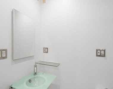 10645 Wilshire Boulevard - Photo Thumbnail 31