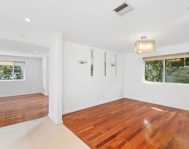 10645 Wilshire Boulevard - Photo Thumbnail 10