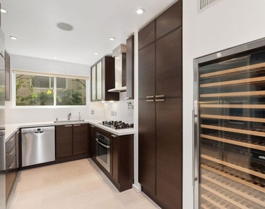 10645 Wilshire Boulevard - Photo Thumbnail 14