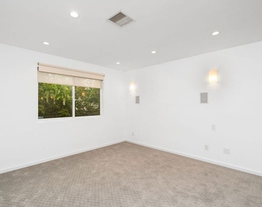 10645 Wilshire Boulevard - Photo Thumbnail 17