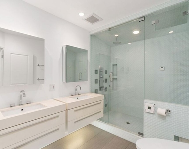 10645 Wilshire Boulevard - Photo Thumbnail 24