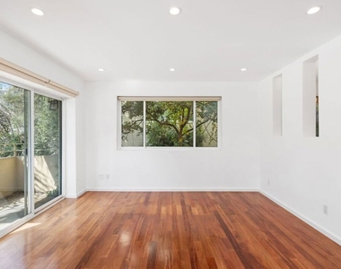 10645 Wilshire Boulevard - Photo Thumbnail 2