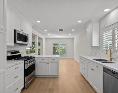 10780 Deliban Street - Photo Thumbnail 7