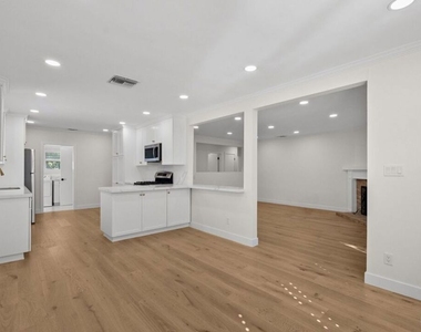 10780 Deliban Street - Photo Thumbnail 3