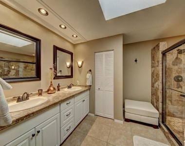 203 Serena Drive - Photo Thumbnail 6