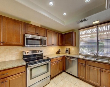 203 Serena Drive - Photo Thumbnail 2