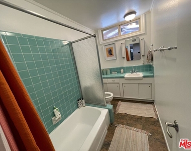 448 W 10th Street - Photo Thumbnail 11