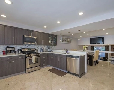 6205 1/2 Nita Avenue - Photo Thumbnail 5
