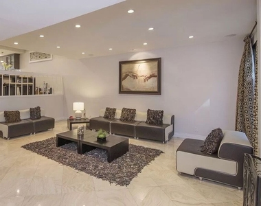 6205 1/2 Nita Avenue - Photo Thumbnail 2