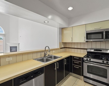 11346 Iowa Avenue - Photo Thumbnail 2