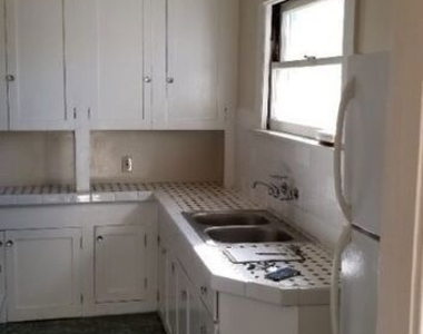 1320 N Harvard Boulevard - Photo Thumbnail 3