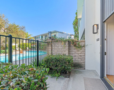4725 La Villa Marina - Photo Thumbnail 2
