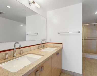 1600 S Westgate Avenue - Photo Thumbnail 11