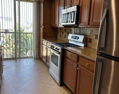 918 S Harvard Boulevard - Photo Thumbnail 4