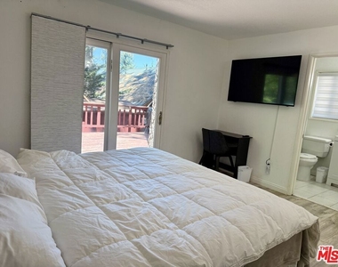 42814 Willow Avenue - Photo Thumbnail 6