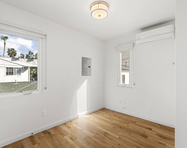 838 Hilldale - Photo Thumbnail 17
