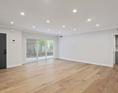153 S Palm Drive - Photo Thumbnail 7