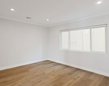 153 S Palm Drive - Photo Thumbnail 18