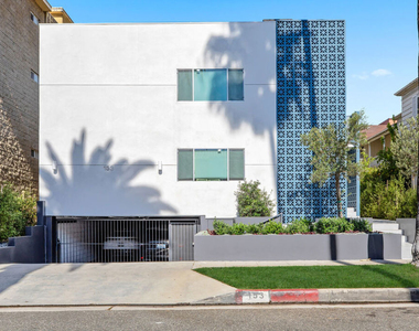 153 S Palm Drive - Photo Thumbnail 31