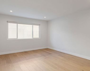 153 S Palm Drive - Photo Thumbnail 25