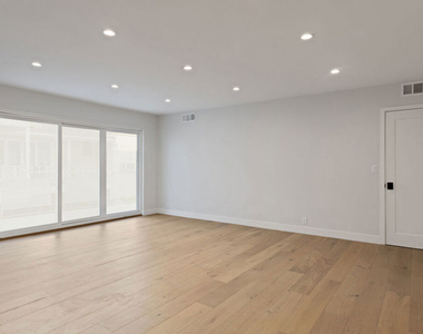 153 S Palm Drive - Photo Thumbnail 20