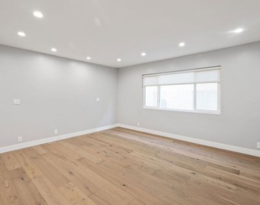 153 S Palm Drive - Photo Thumbnail 10