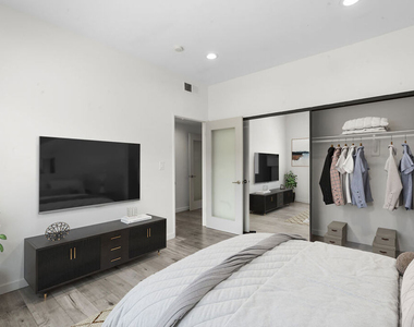 424 S Westmoreland Avenue - Photo Thumbnail 26