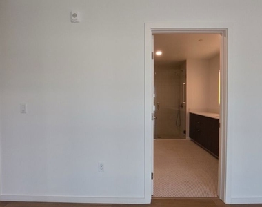 5119 Colfax Avenue - Photo Thumbnail 15