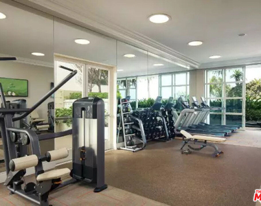 1221 W Ocean Avenue - Photo Thumbnail 12