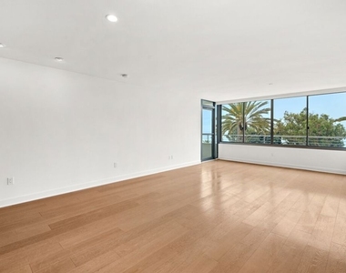 1221 W Ocean Avenue - Photo Thumbnail 6