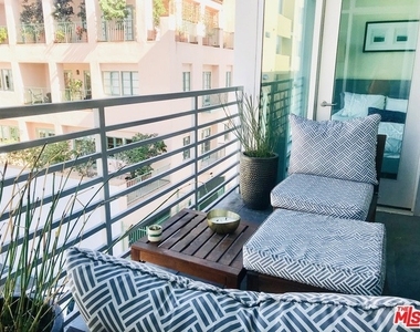 1241 5th Street - Photo Thumbnail 2